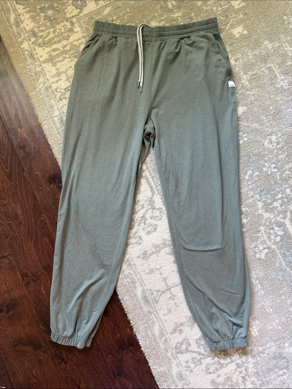 Vuori Boyfriend Jogger Size Medium light green heather